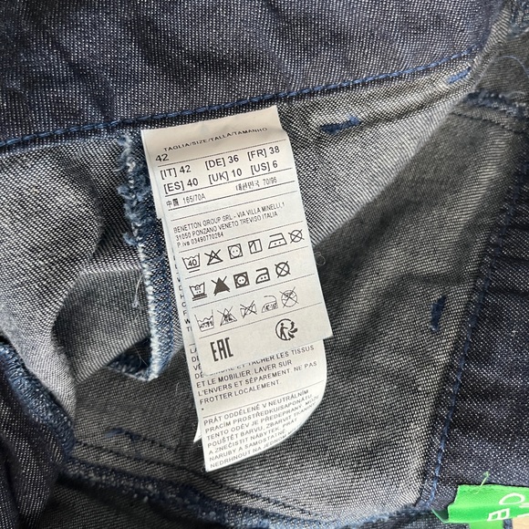 United Colors of Benetton Women’s Loose Short - Made in Italy - Size 6 - Picture 8 of 9